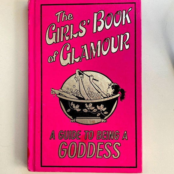 Book Pre Teen | The Girls’ Book Of Glamour A Guide To Being A Goddess Pink Book - Picture 1 of 1